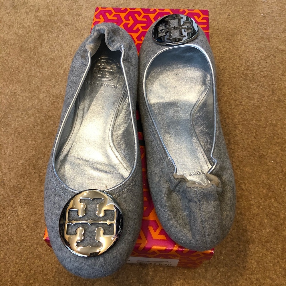 Tory Burch grey flannel Reva 7.5